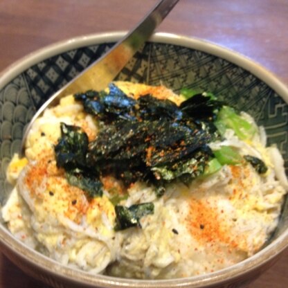 自分のお昼ご飯に作りました( ´ ▽ ` )ﾉ辛いのが好きなので一味をかけていただきました！